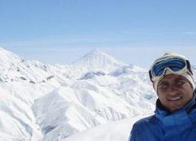 ملی پوش اسکی شش مدال مسابقات خود را به موزه مرکزی آستان قدس رضوی اهدا کرد