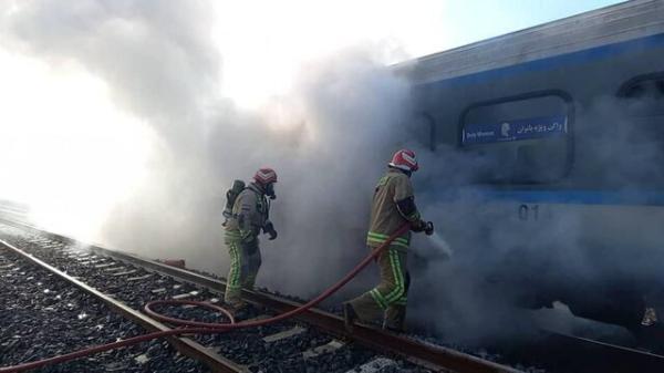 مهار آتش سوزی قطار شهری ورامین ، تهران در حوالی قرچک