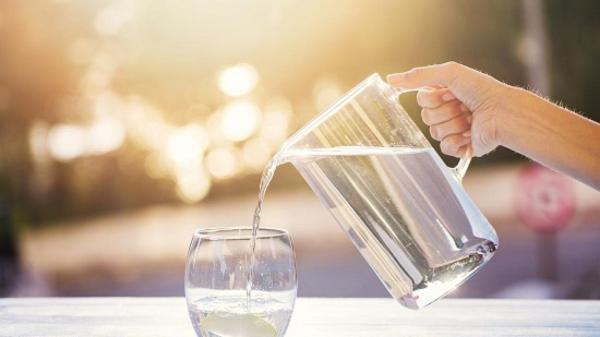 کم نوشیدن آب چه عوارضی دارد؟